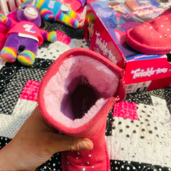 size 8 Toddler Twinkle Toe Boots. - Picture 2 of 2